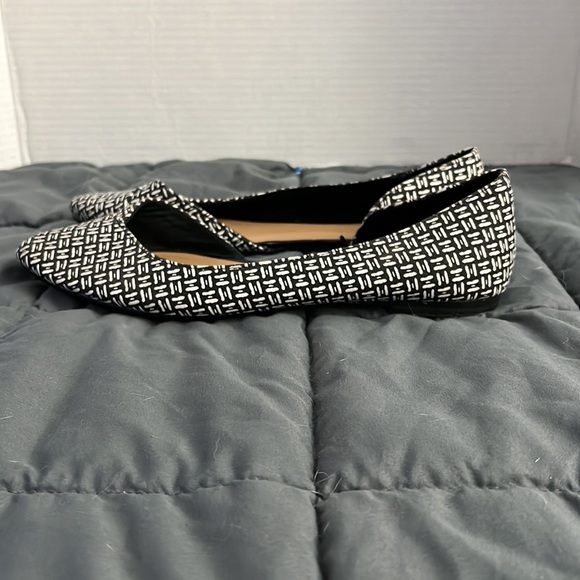 Gap Fabric Woman’s Flats - Picture 3 of 9
